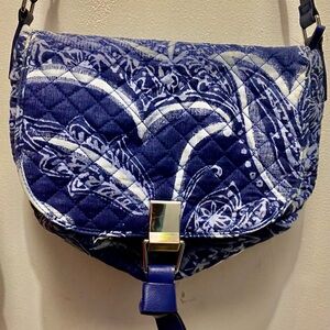 Vera Bradley blue paisley cotton Cross Body purse Like New Condition
